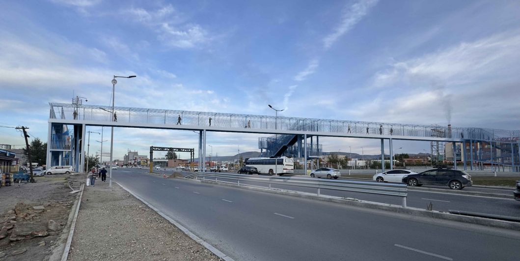 Таван шарын нүхэн гарц орчимд 90 метр урттай явган хүний гүүрэн гарц барина